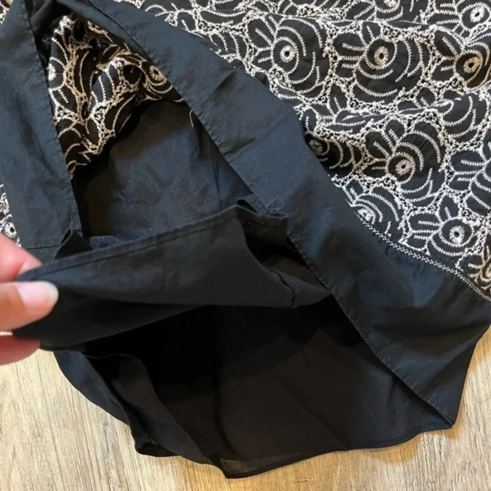 Max Studio Black Skirt With White Embroidery Size 10 100% Cotton - Picture 10 of 10